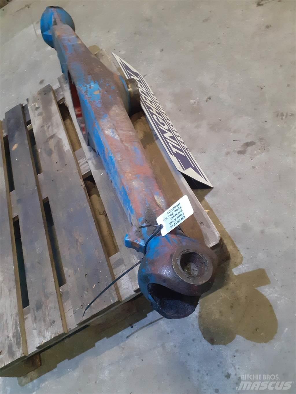 Ford 8340 Kiti naudoti traktorių priedai