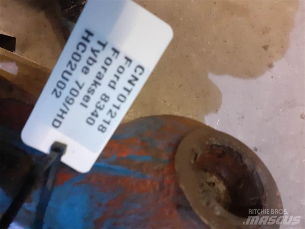 Ford 8340 Kiti naudoti traktorių priedai