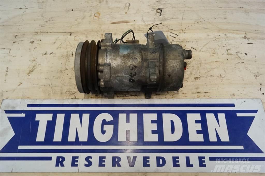 Ford 8630 Radiatoriai