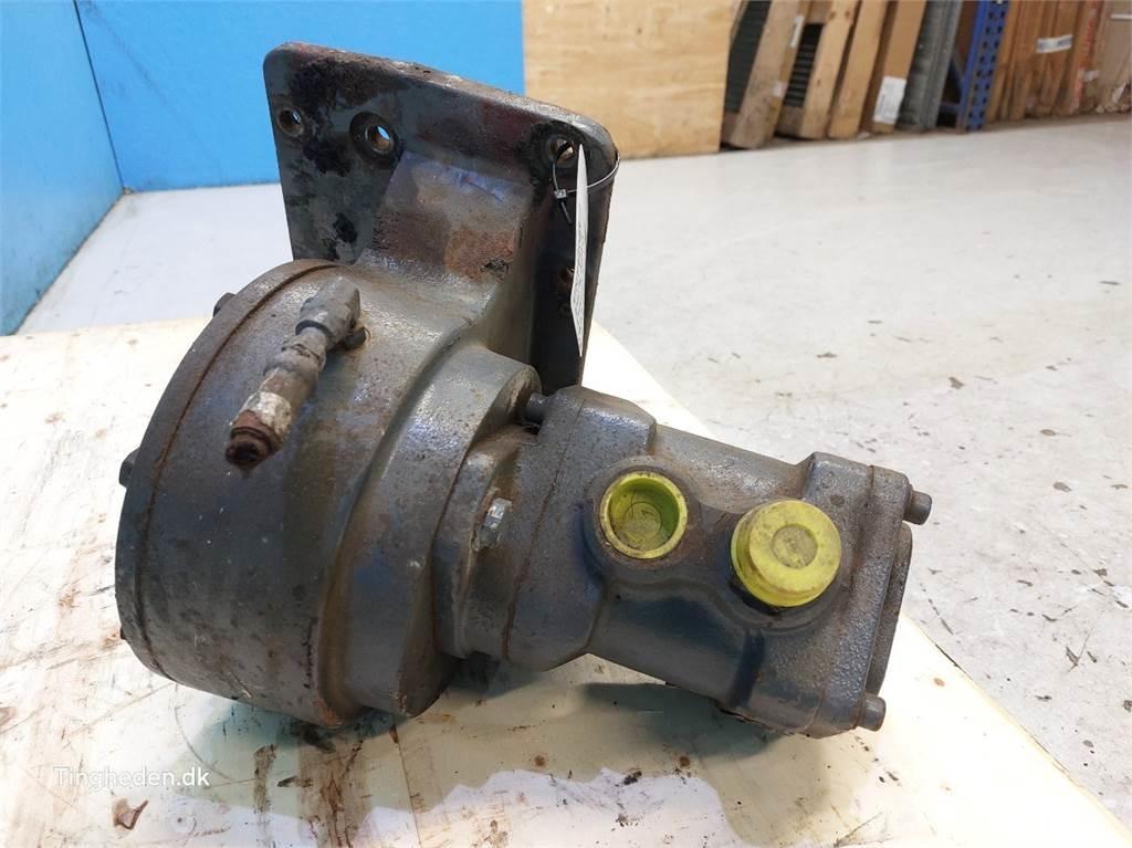 Ford 8870 Hidraulikos įrenginiai