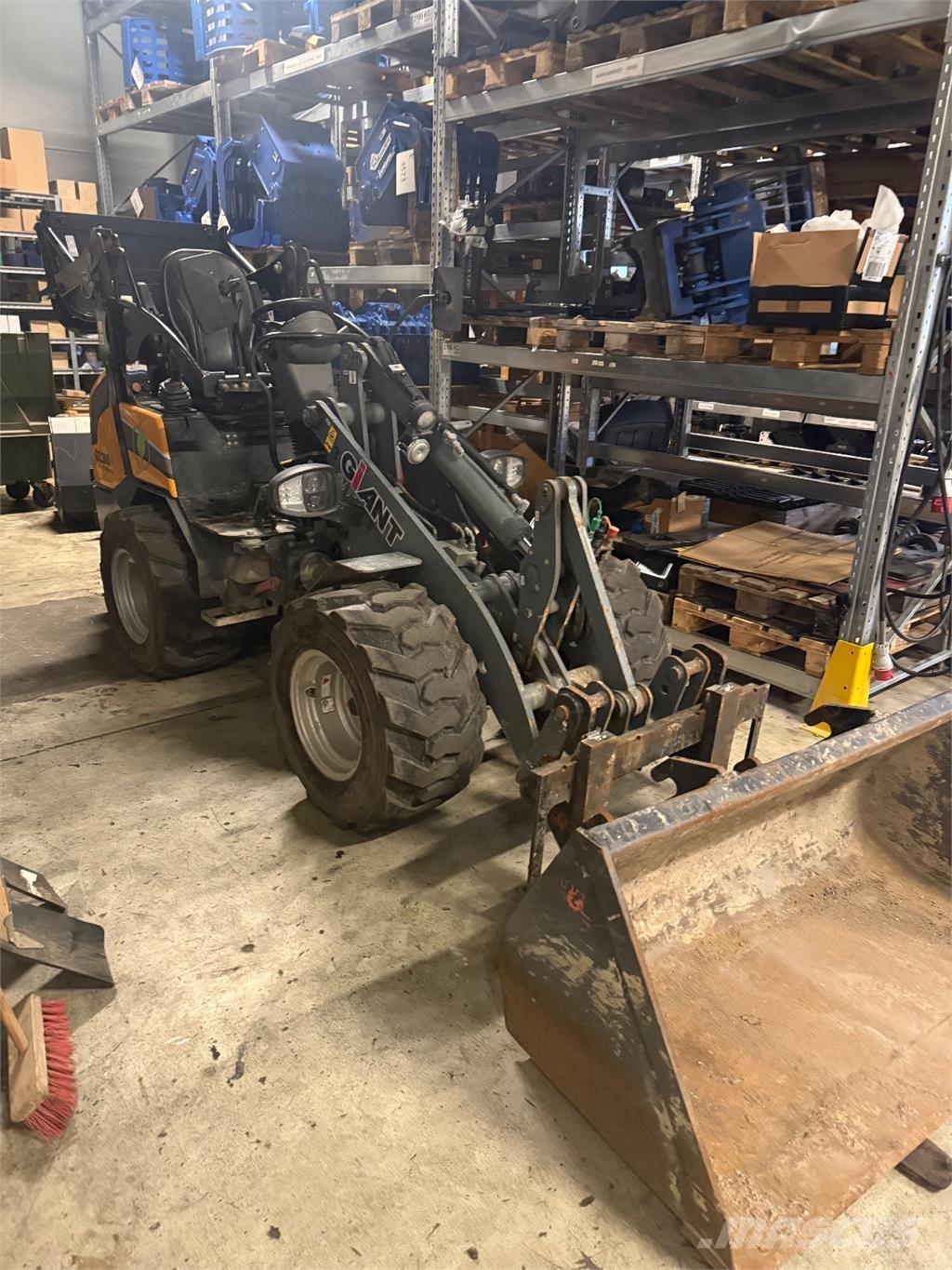 GiANT G2200E Mini krautuvai