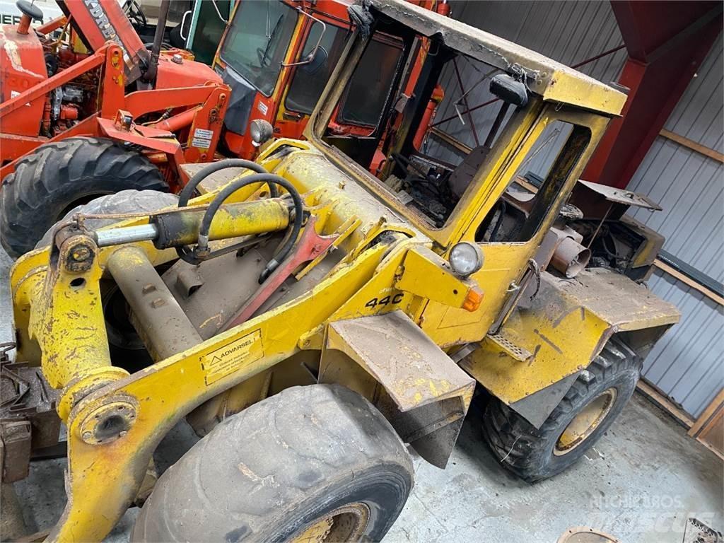 Hanomag 44C Naudoti ratiniai krautuvai