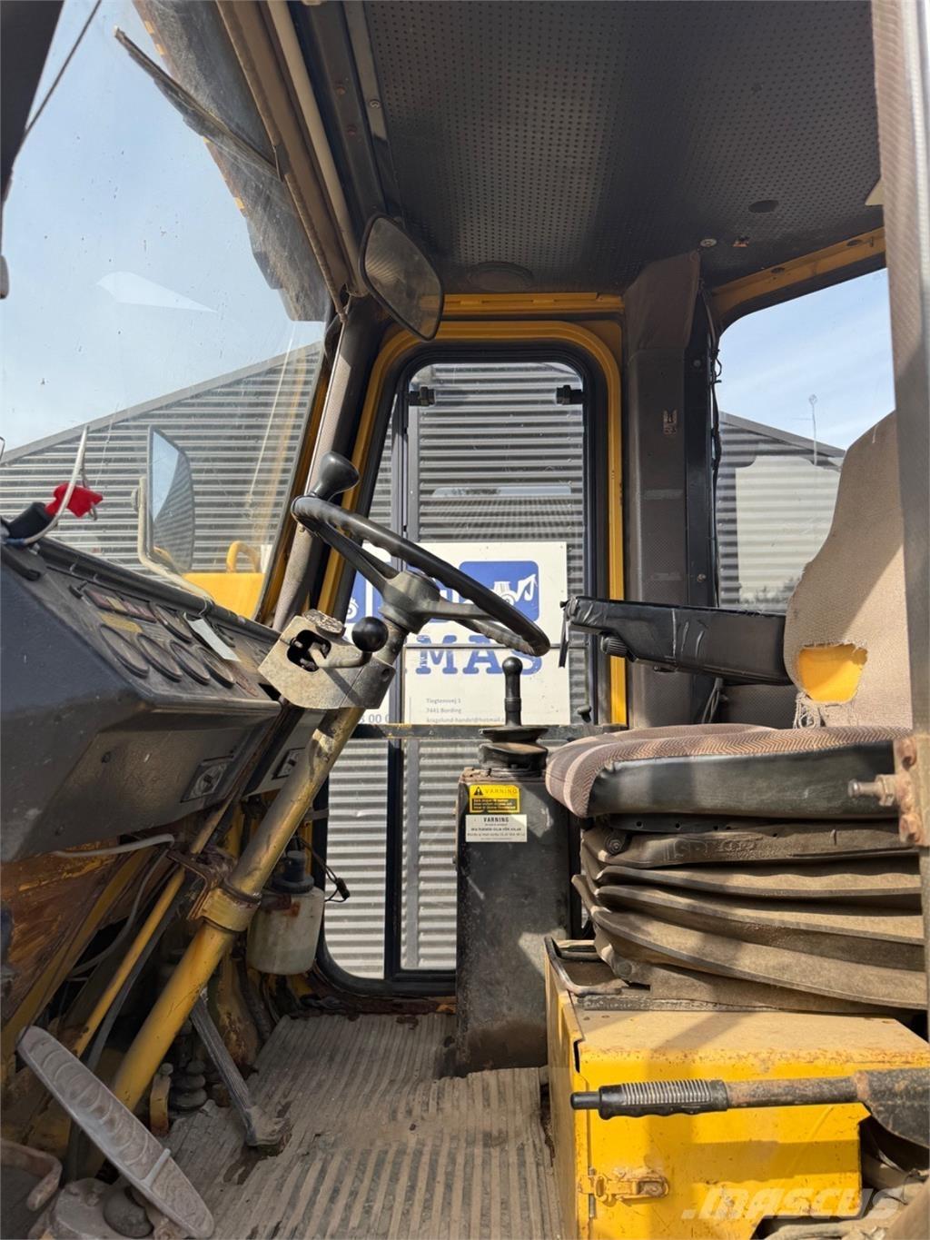 Hanomag 44D Naudoti ratiniai krautuvai