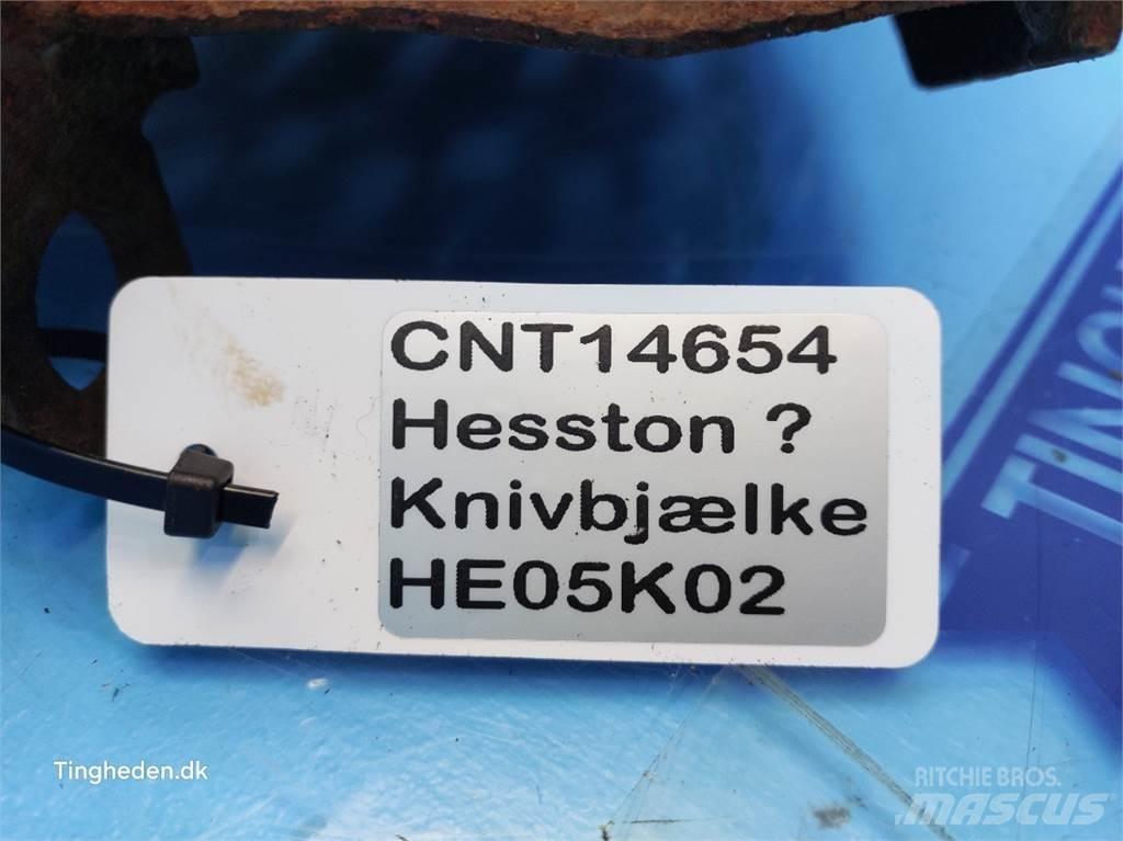 Hesston  Derliaus nuėmimo kombainų priedai