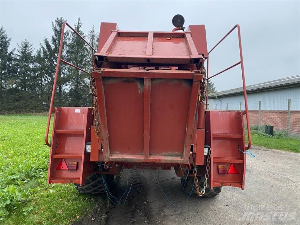 Hesston 4700 Stačiakampių ryšulių presai