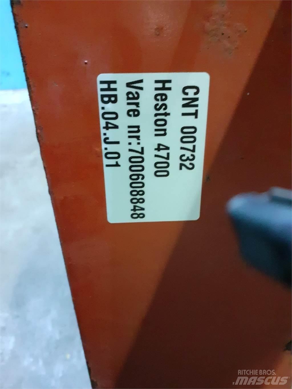 Hesston 4700 Ryšulių griebtuvai
