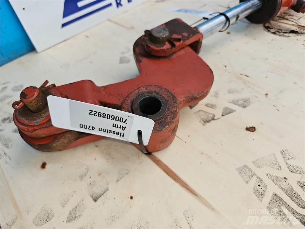 Hesston 4700 Ryšulių griebtuvai