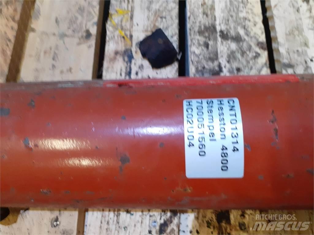 Hesston 4800 Ryšulių griebtuvai