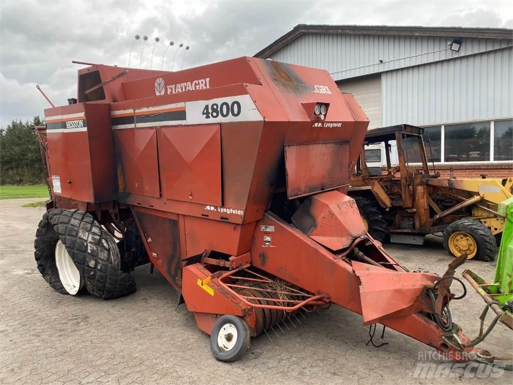 Hesston 4800 Stačiakampių ryšulių presai