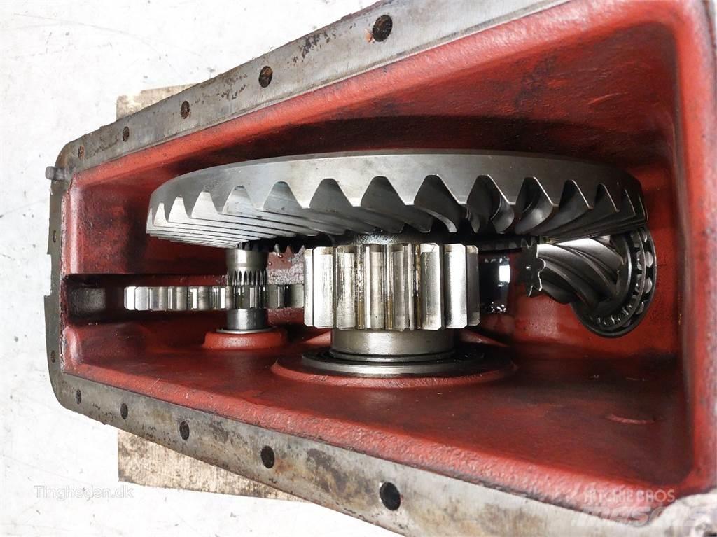 Hesston 4860 Transmisijos