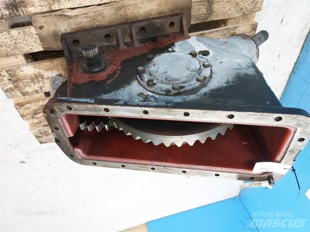Hesston 4860 Transmisijos