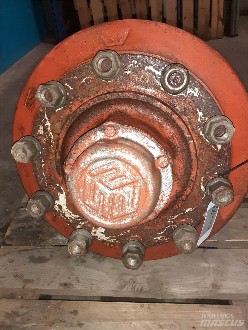 Hesston 4900 Ašys