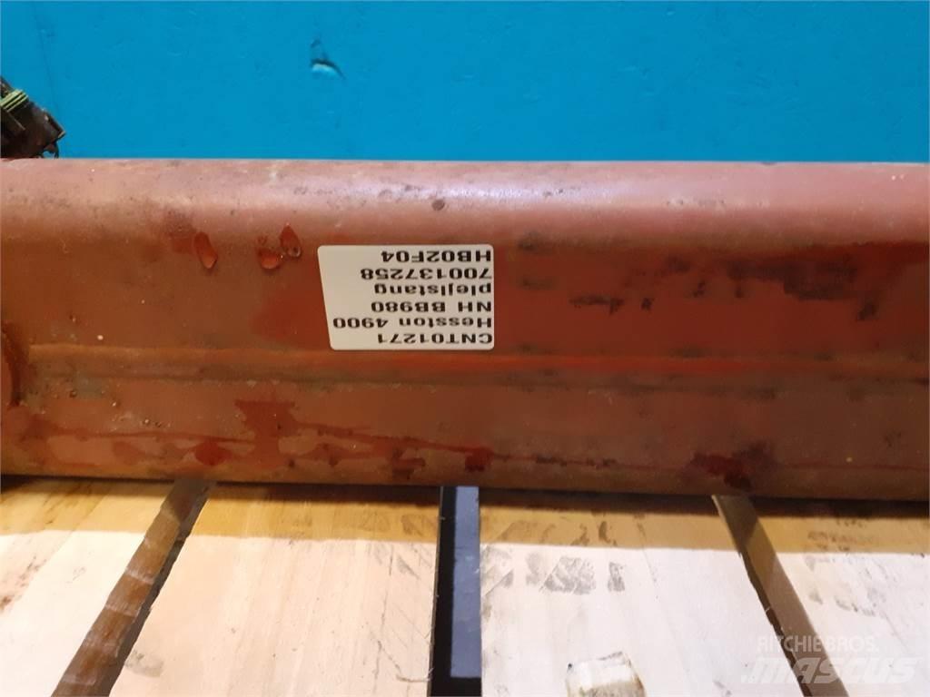 Hesston 4900 Kiti pašarų derliaus nuėmimo įrengimai