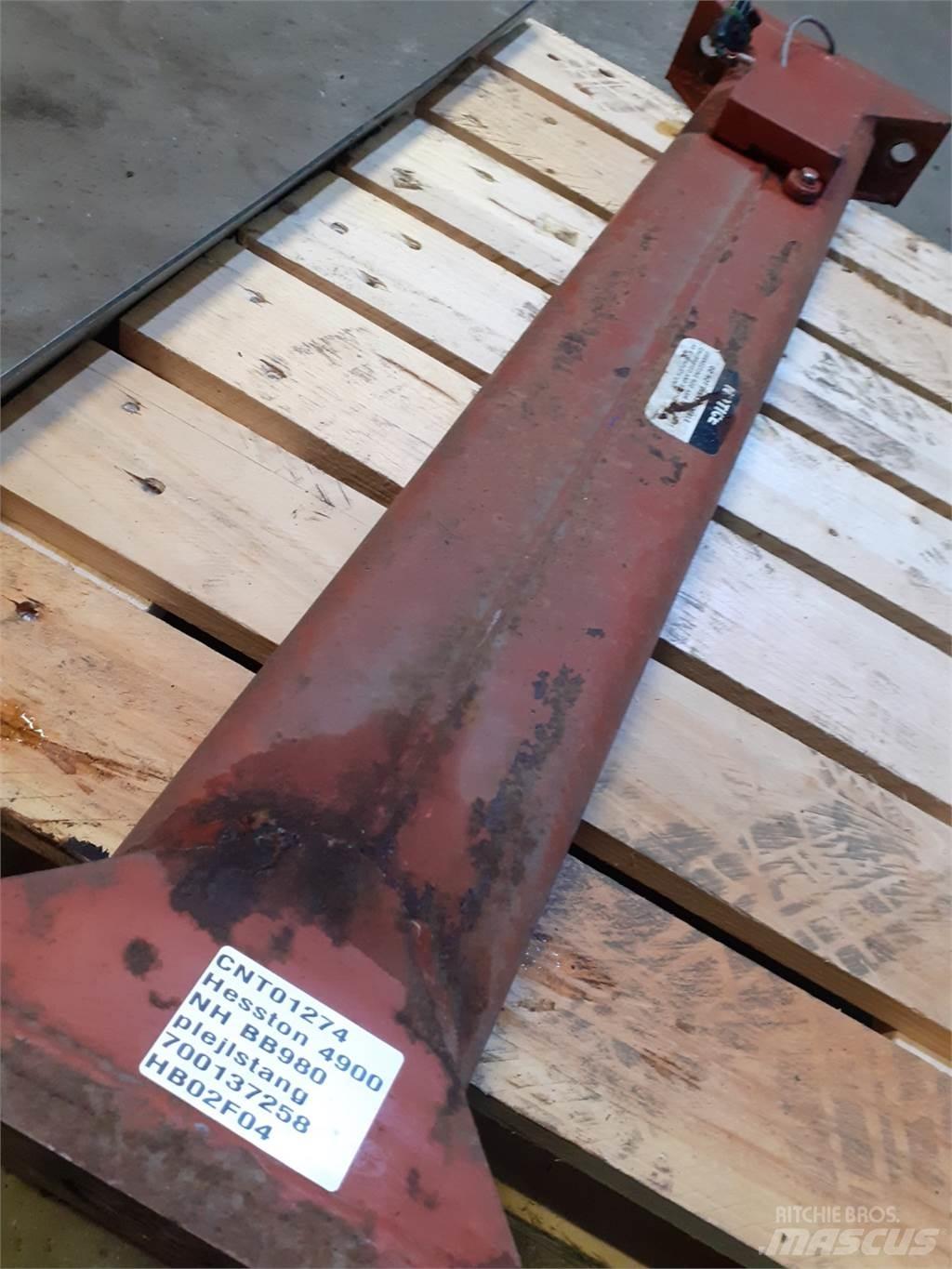 Hesston 4900 Kiti pašarų derliaus nuėmimo įrengimai