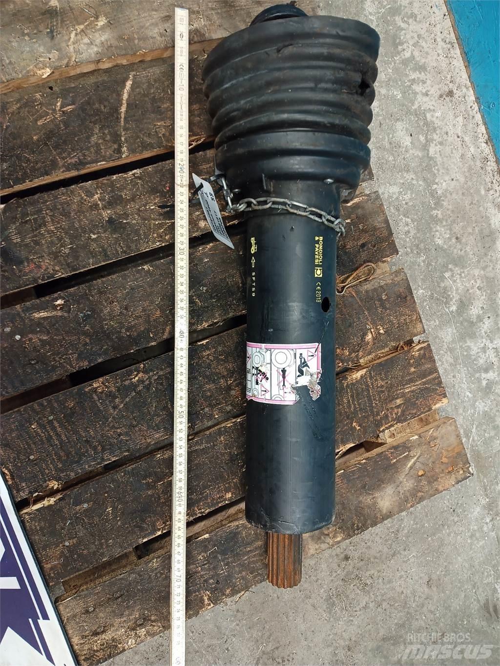 Hesston 4900 Kiti naudoti traktorių priedai