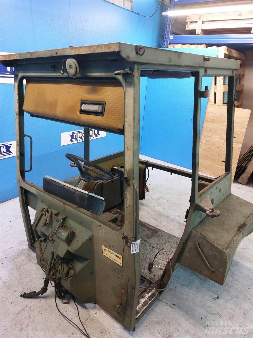 Hydrema 806 Kabinos ir interjeras