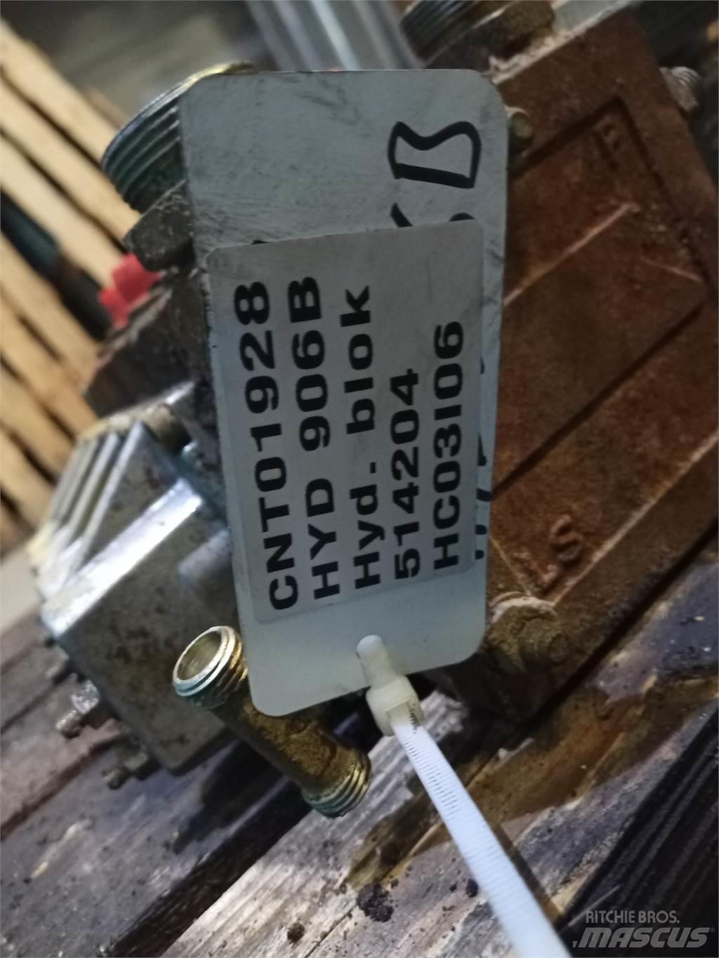 Hydrema 906B Hidraulikos įrenginiai