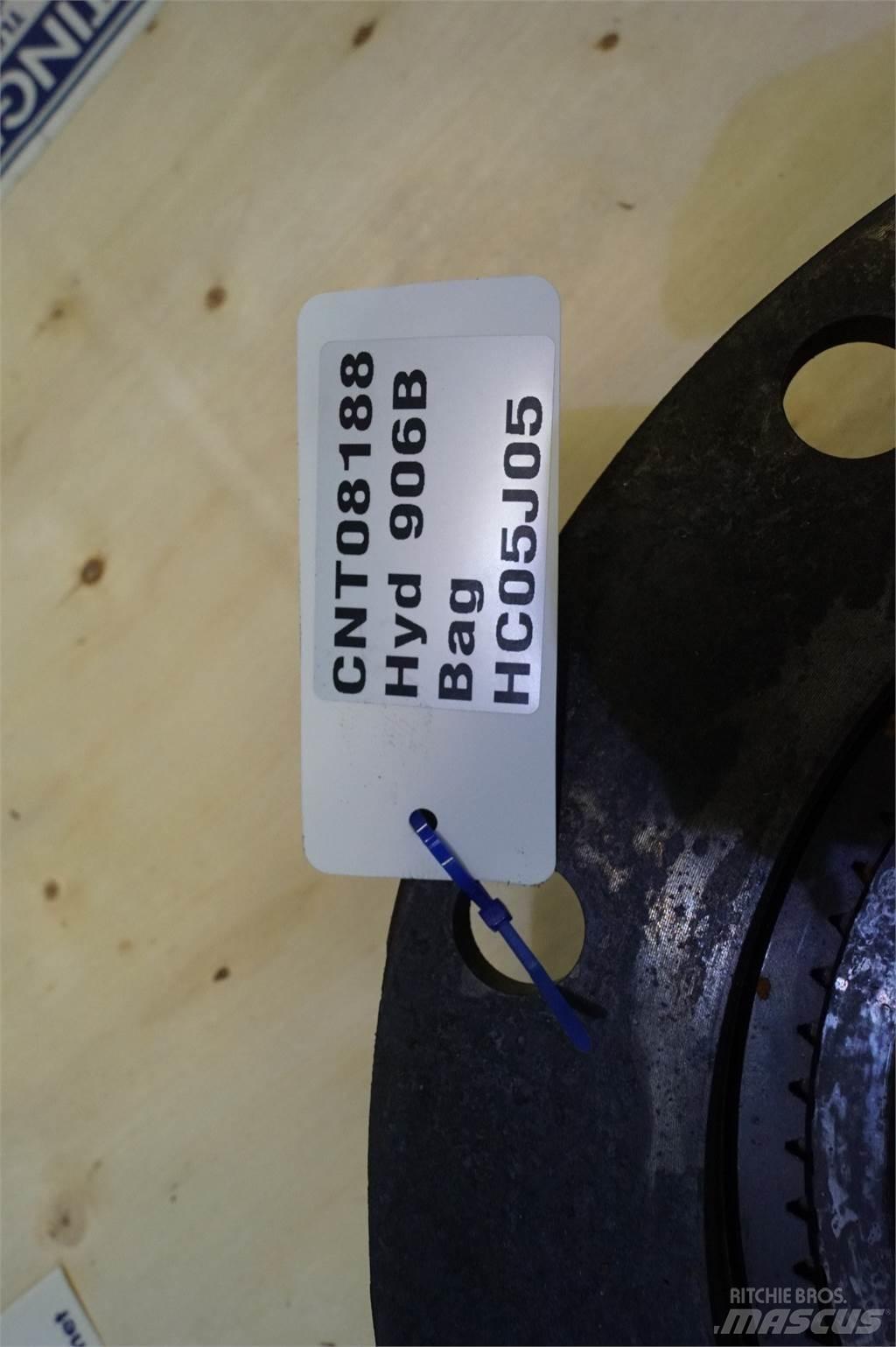 Hydrema 906B Ašys