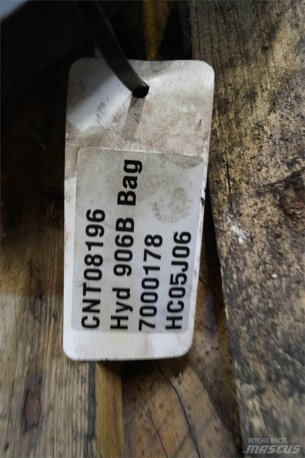 Hydrema 906B Ašys