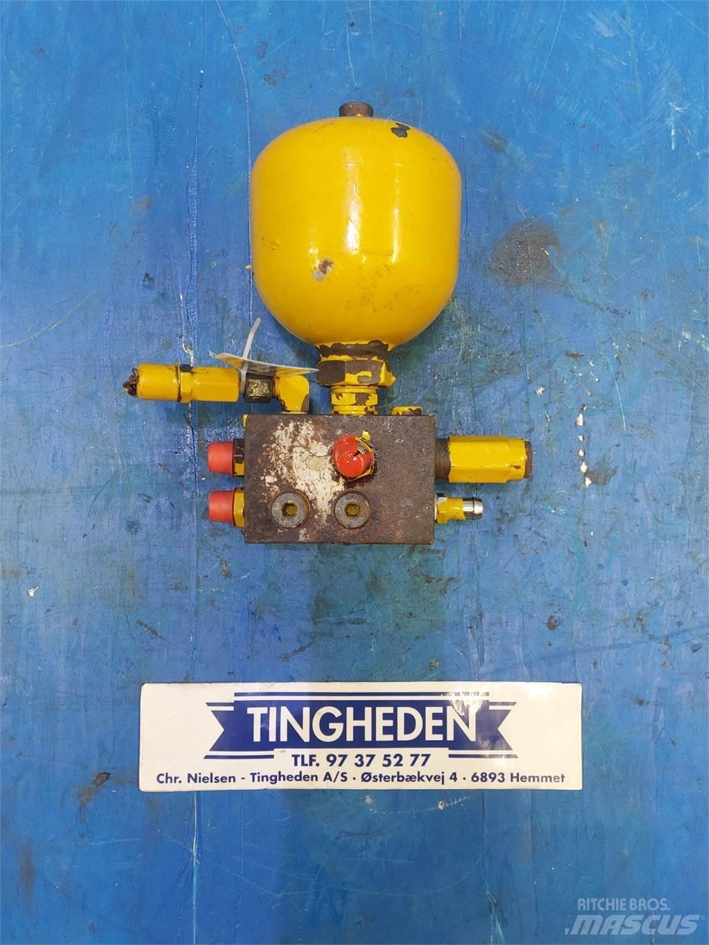 Hydrema 906B Hidraulikos įrenginiai