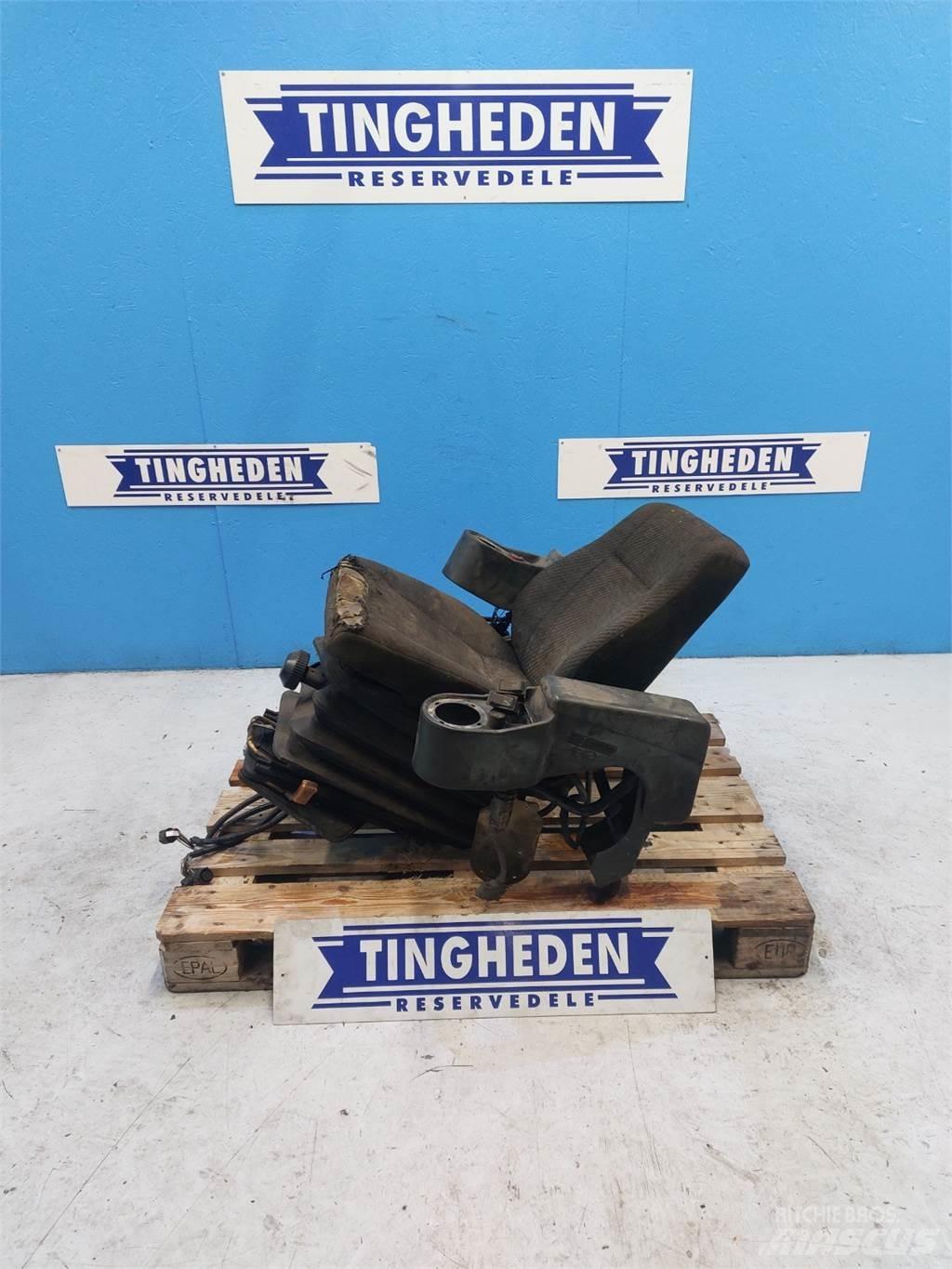 Hydrema 906B Kabinos ir interjeras