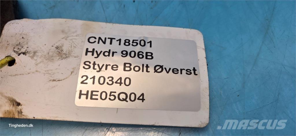 Hydrema 906B Ašys