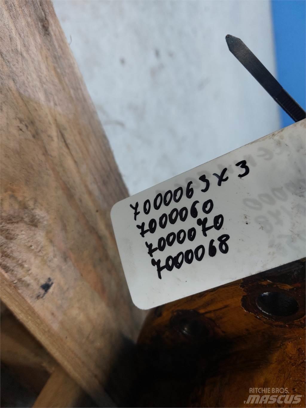 Hydrema 906D Ašys