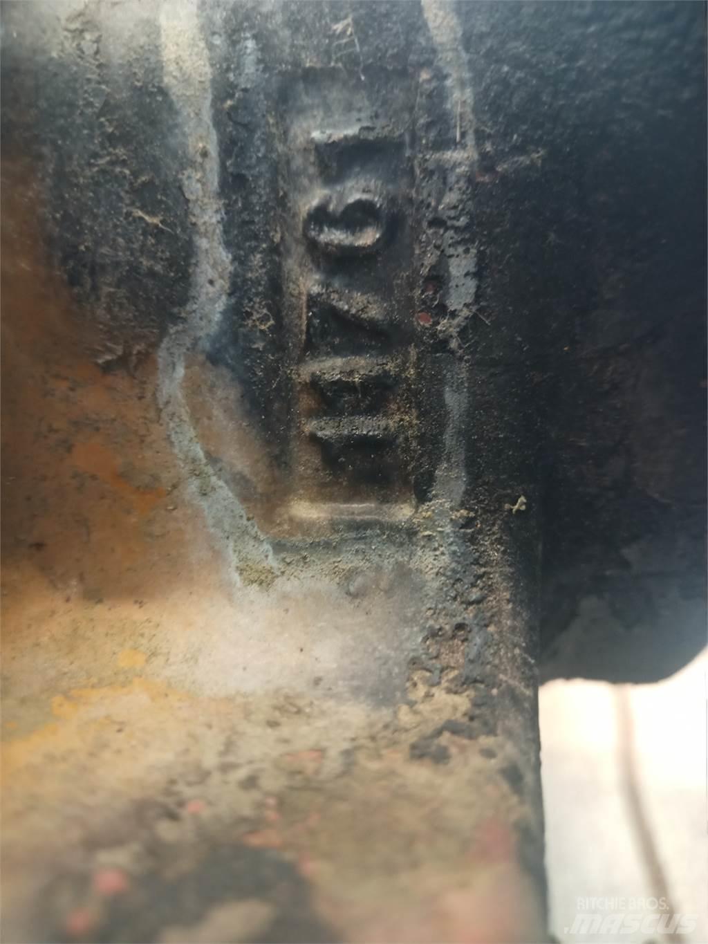 Hydrema 926D Ašys