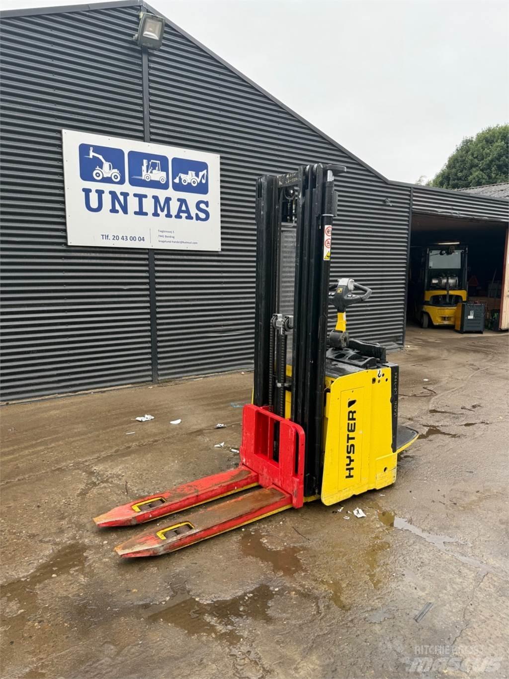 Hyster S1.5 Rankiniai padėklų rietuvai