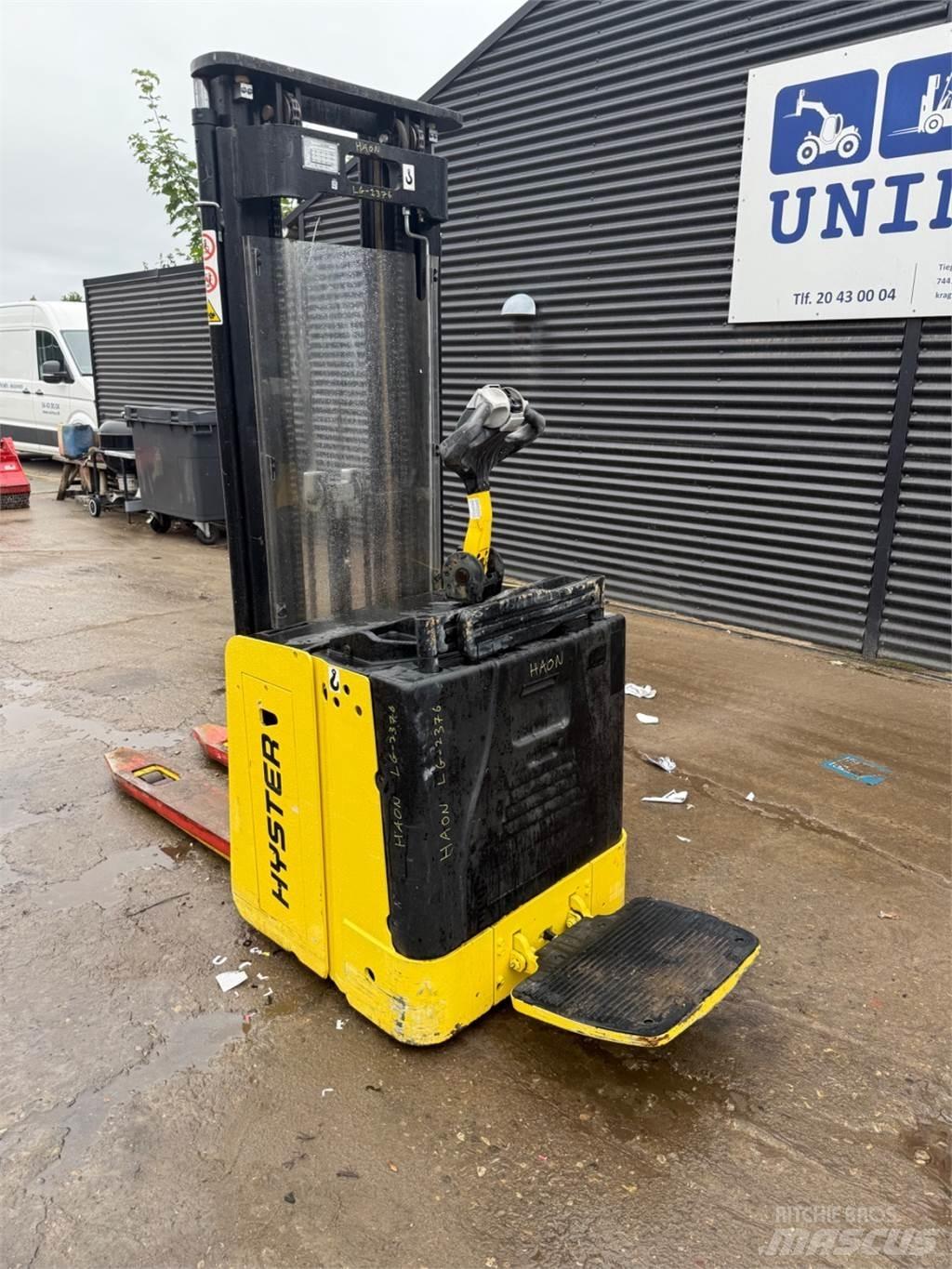 Hyster S1.5 Rankiniai padėklų rietuvai