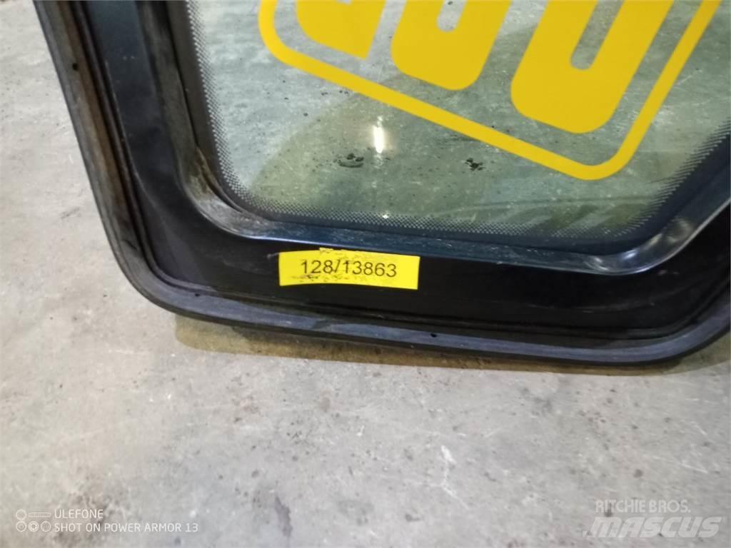 JCB 4CX Kabinos ir interjeras