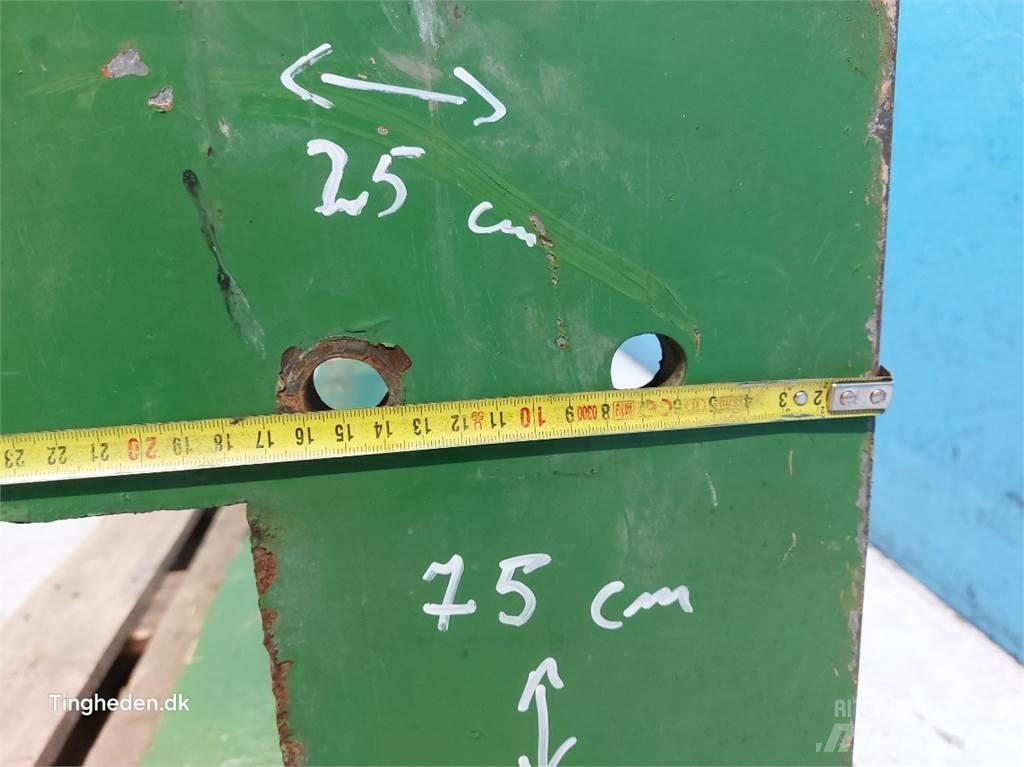 John Deere  Frontalinių krautuvų priedai