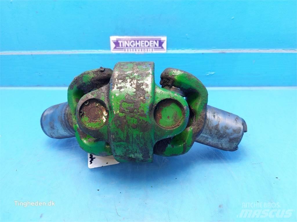 John Deere  Kiti naudoti traktorių priedai