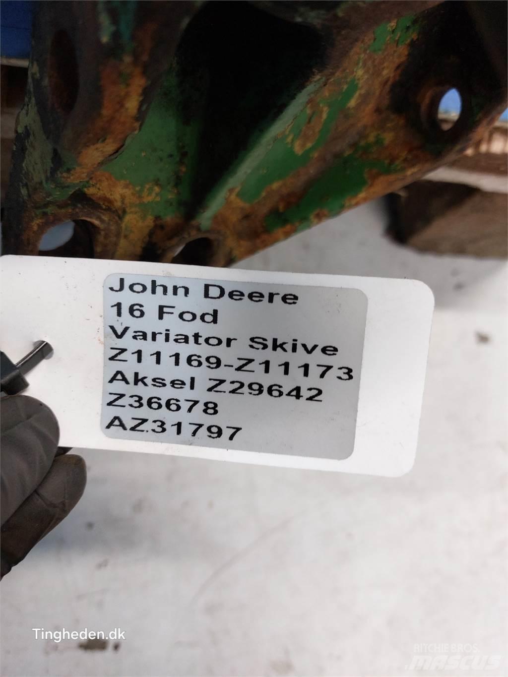 John Deere 1000 Derliaus nuėmimo kombainų priedai