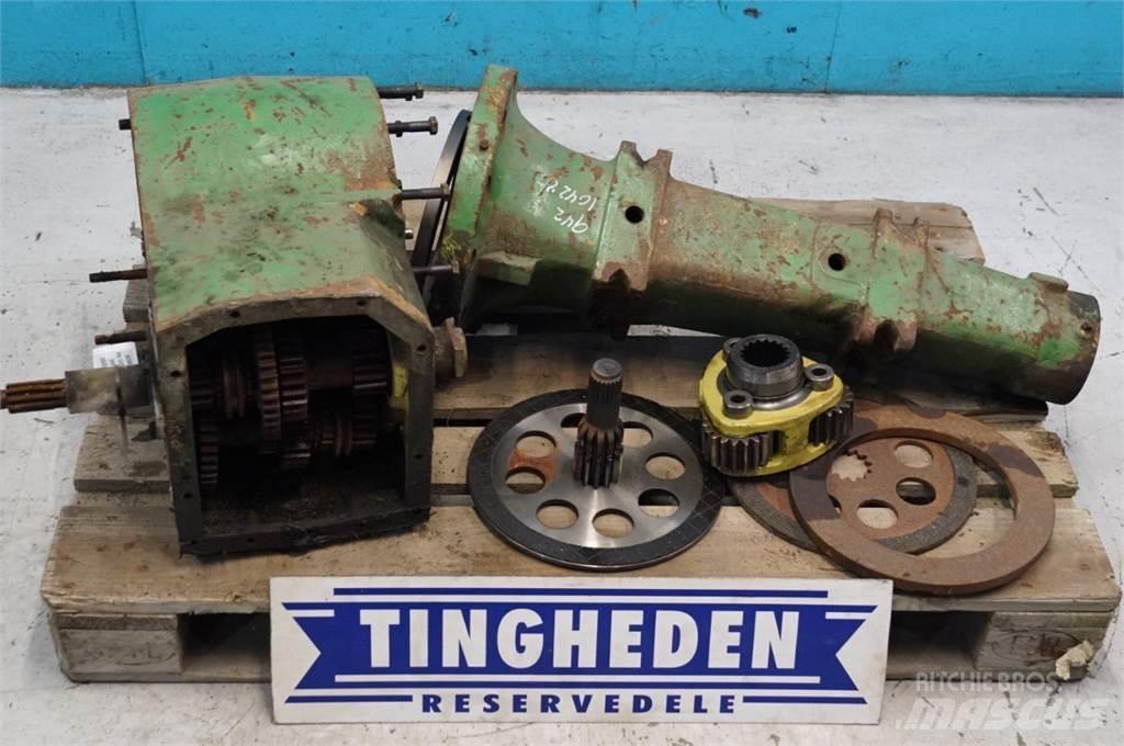 John Deere 1042 Transmisijos