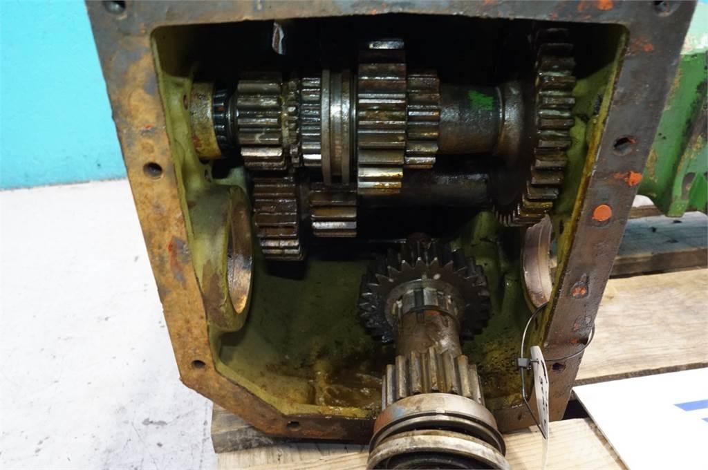 John Deere 1042 Transmisijos