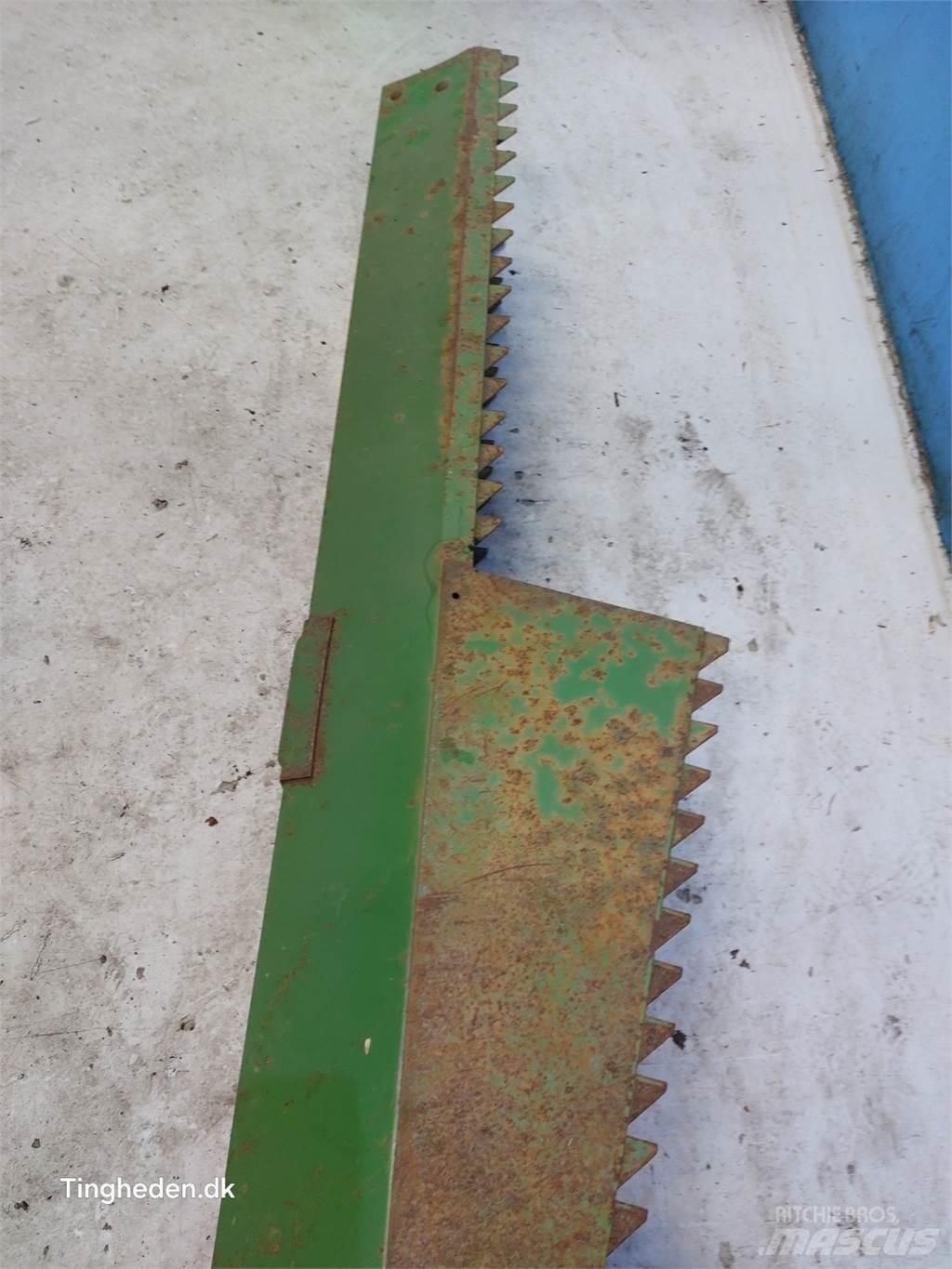 John Deere 1042 Derliaus nuėmimo kombainų priedai