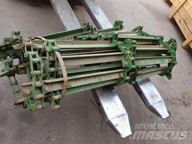 John Deere 1052 Derliaus nuėmimo kombainų priedai