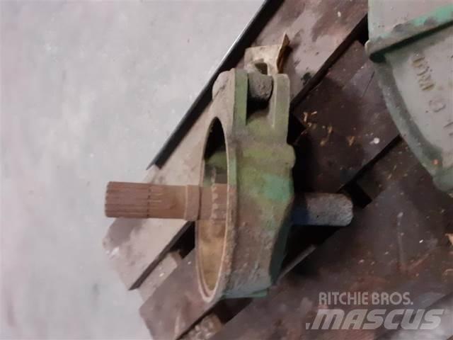 John Deere 1065 Derliaus nuėmimo kombainų priedai