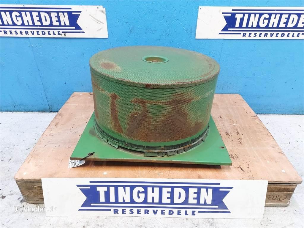 John Deere 1065 Radiatoriai