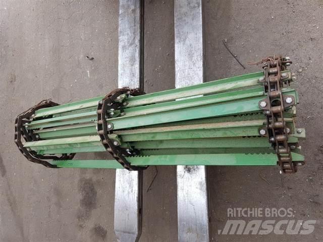John Deere 1075 Derliaus nuėmimo kombainų priedai