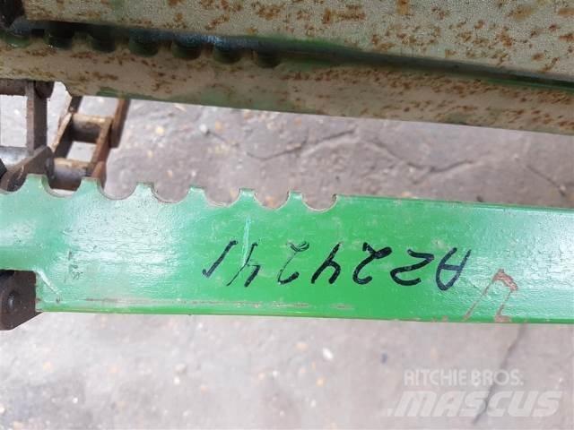 John Deere 1075 Derliaus nuėmimo kombainų priedai
