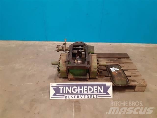 John Deere 1075 Transmisijos