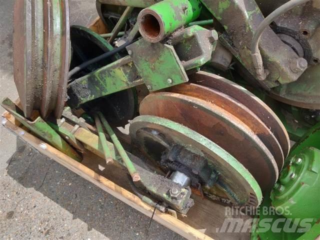 John Deere 1075 Žemės ūkis - Kita