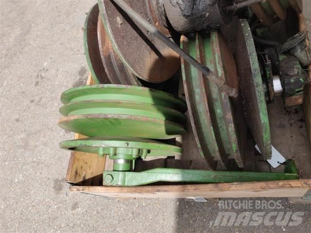 John Deere 1075 Žemės ūkis - Kita