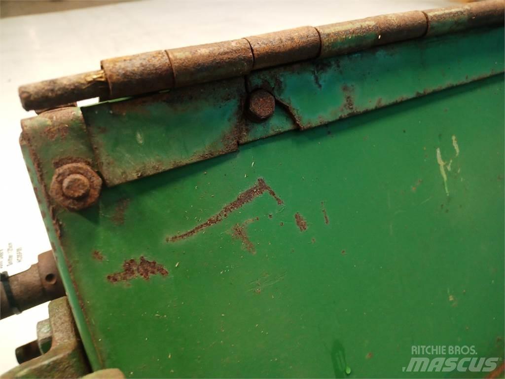 John Deere 1075 Derliaus nuėmimo kombainų priedai