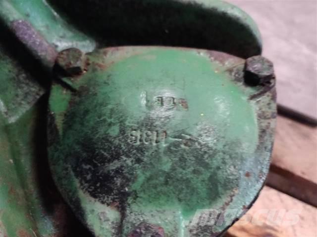 John Deere 1085 Derliaus nuėmimo kombainų priedai