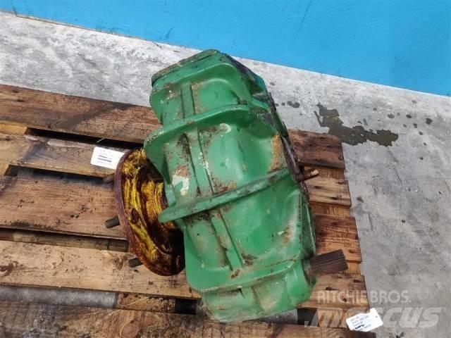 John Deere 1085 Derliaus nuėmimo kombainų priedai