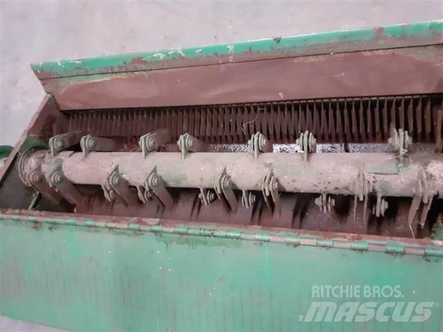 John Deere 1085 Derliaus nuėmimo kombainų priedai
