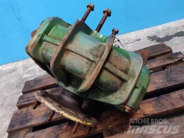 John Deere 1085 Derliaus nuėmimo kombainų priedai